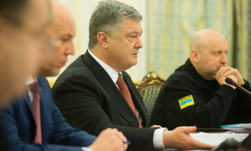 Агрессор вздрогнет: Порошенко рассказал, на что потратят беспрецедентный оборонный бюджет Украины - кадры