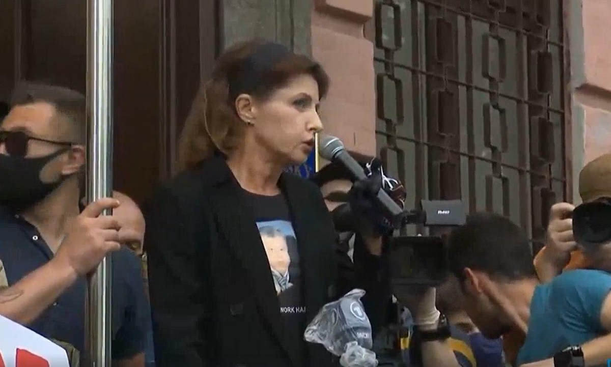 Марина Порошенко за несколько минут до суда обратилась к украинцам: "Мы будем бороться"