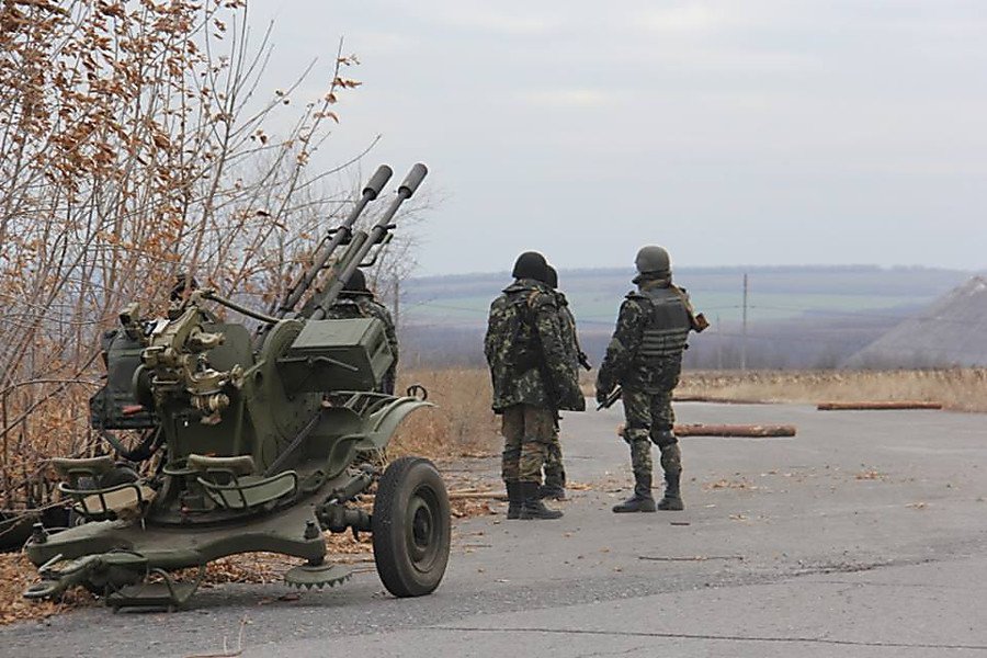 Мощно и шумно: боевики “ДНР” обстреляли Авдеевку и Опытное “партизанским” оружием