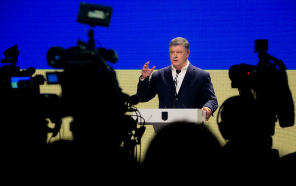 ​"Идея парада в этом году была четкая и понятная", - Порошенко объяснил, почему на День Независимости Украины по Крещатику шагали войска НАТО - кадры