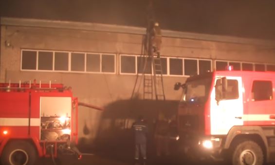 Крупный пожар под Харьковом на предприятии - есть погибший, много пострадавших: видео и подробности