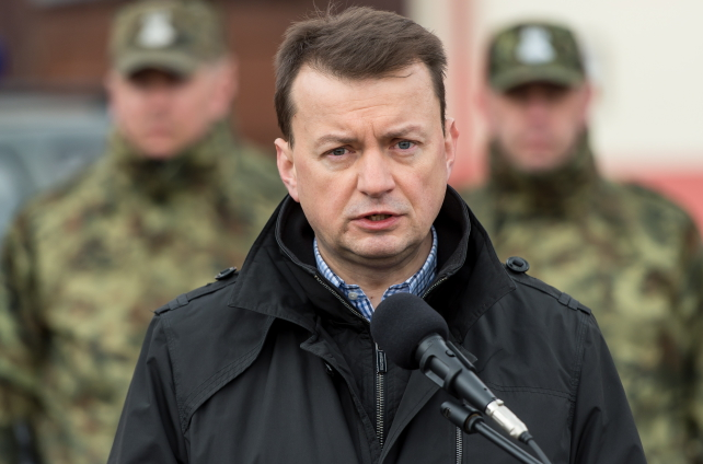 "Мы ожидаем большего присутствия американских войск в стране", - новый министр обороны Польши Блащак нашел способ, как противостоять России