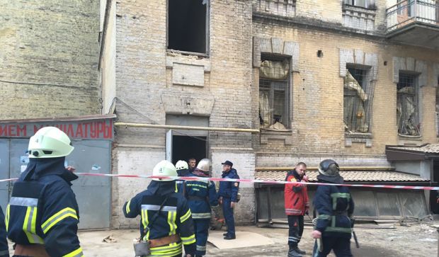 ​Из-под завалов в Киеве достали тела двух погибших