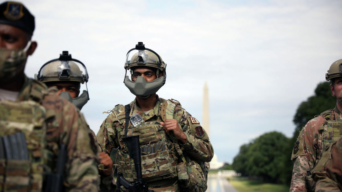 СМИ назвали пять сценариев, при которых США могут вступить в войну с Россией в Украине 