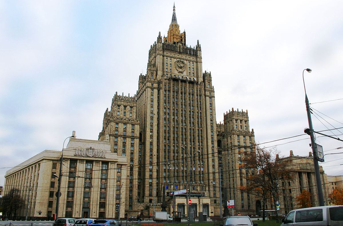 ​“Теракты такого уровня у нас еще не проводились”, - эксперт о срочной эвакуации МИД России в Москве