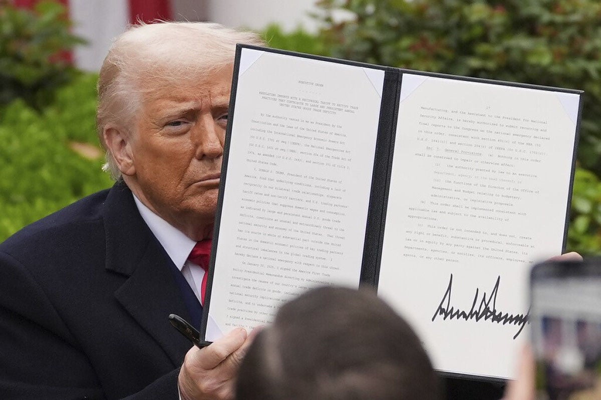 Тарифная война Трампа ставит под удар ключевые отрасли ЕС: потери могут исчисляться миллиардами – FT