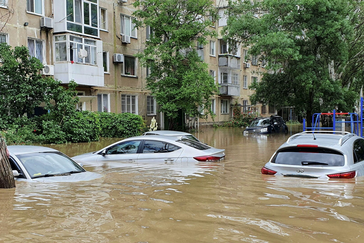 Керчь готовят к срочной эвакуации второй раз за лето: на город надвигается ураган