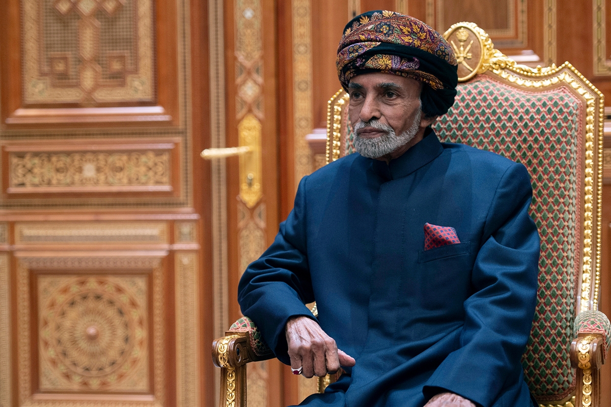 ​В Омане после визита Зеленского умер султан Кабус бен Саид - на улицы выведена военная техника