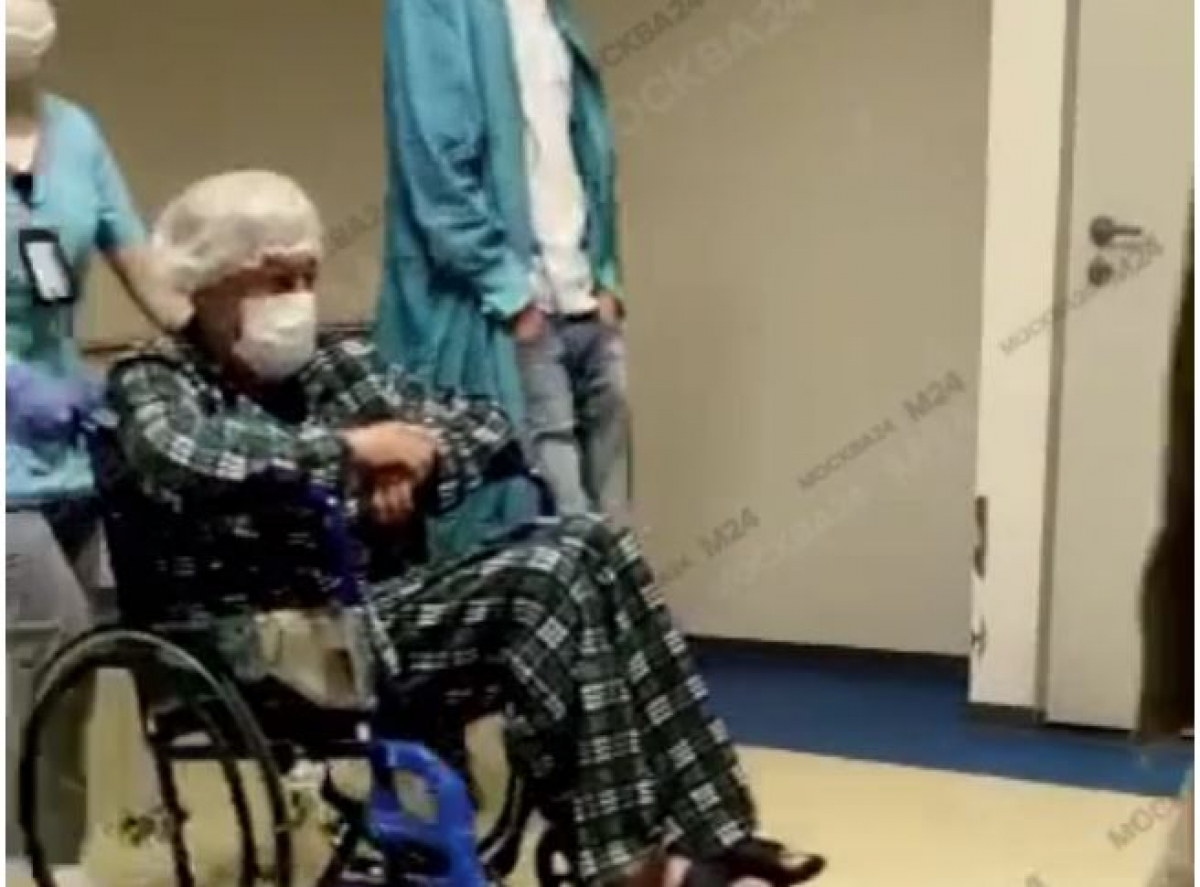 Актер Михаил Ефремов замечен на инвалидном кресле, видео 