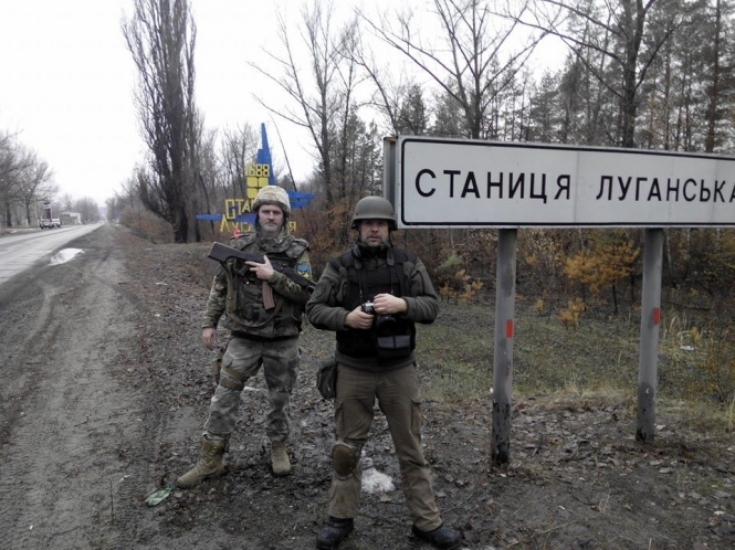 Тука успокаивает жителей прифронтового города: "Станица Луганская может быть исключена из списка участков для разведения сторон"