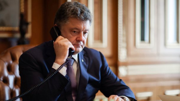 Перед визитом в Москву Тиллерсон провел переговоры с Порошенко: СМИ узнали детали разговора по Донбассу
