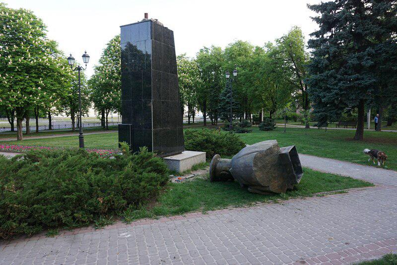 В Харькове ночью снесли памятник Жукову: опубликовано фото, вызвавшее гнев и угрозы Кернеса