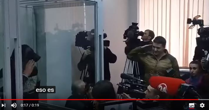 Кадры: одиозная Савченко отличилась на суде по Рубану – появилось видео, как "народная героиня" отдала честь задержанному с оружием "генералу"