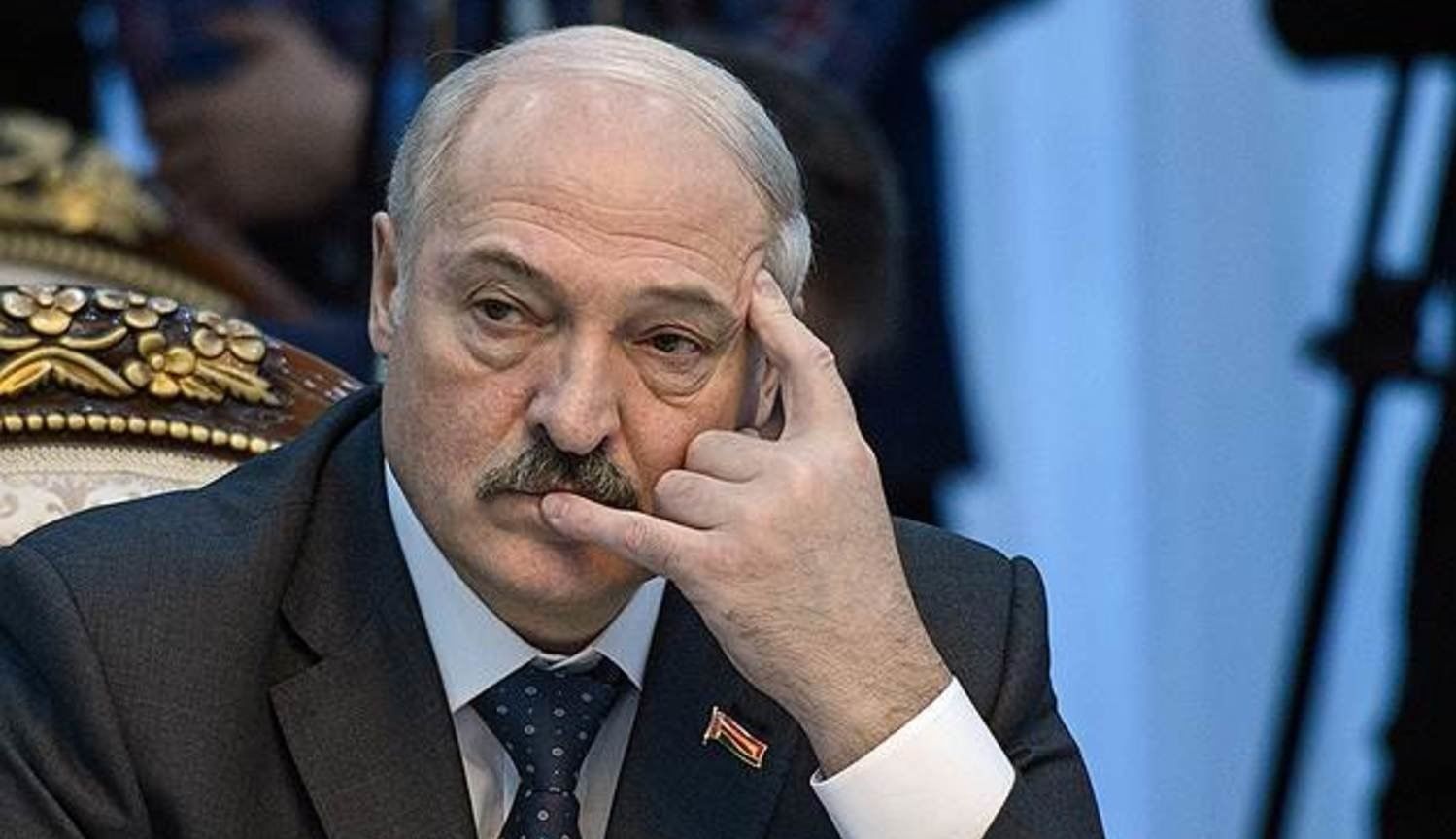 Лукашенко экстренно эвакуировали на частном самолете из Витебска в Минск – в Сети назвали причину