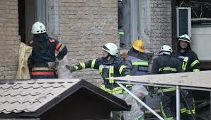 ​Обрушение дома в центре Киева: под завалами находятся 2-3 человека - Шкиряк