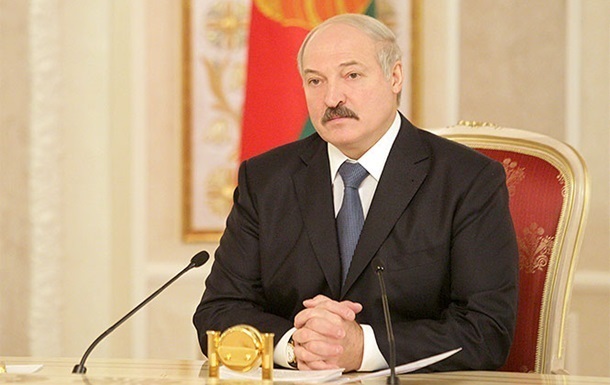 Лидер Беларуси упрекнул Украину в сдаче Крыма