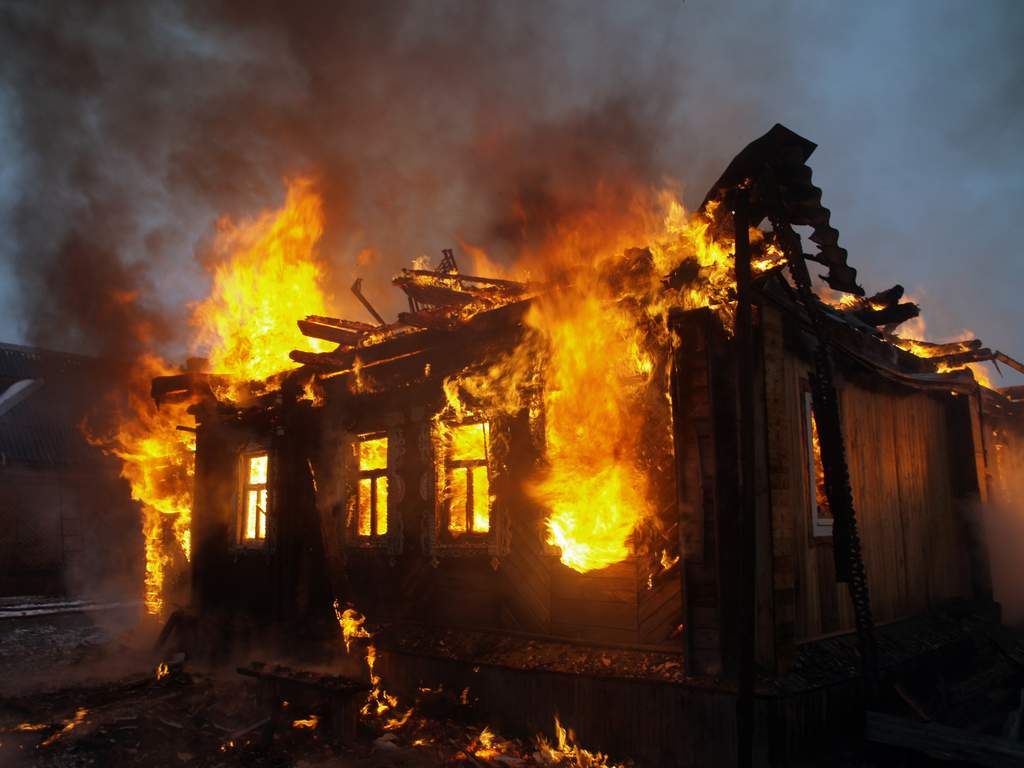 В Донбассе из-за пожара погибли дети