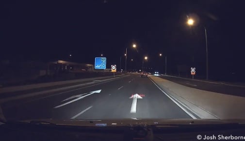 В Новой Зеландии водитель снял на видеорегистратор падения метеорита 