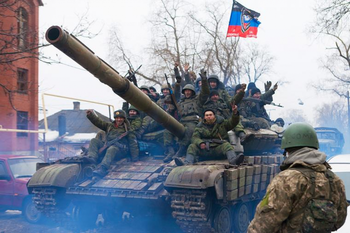 Российские наемники разграбили Углегорск на Донбассе: появилось видео, как работали "освободители"