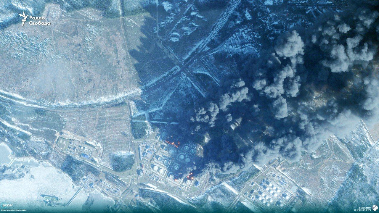 ВСУ подорвали порт Приморск в Ленинградской области: пожар продолжает бушевать, а также НПЗ в Уфе