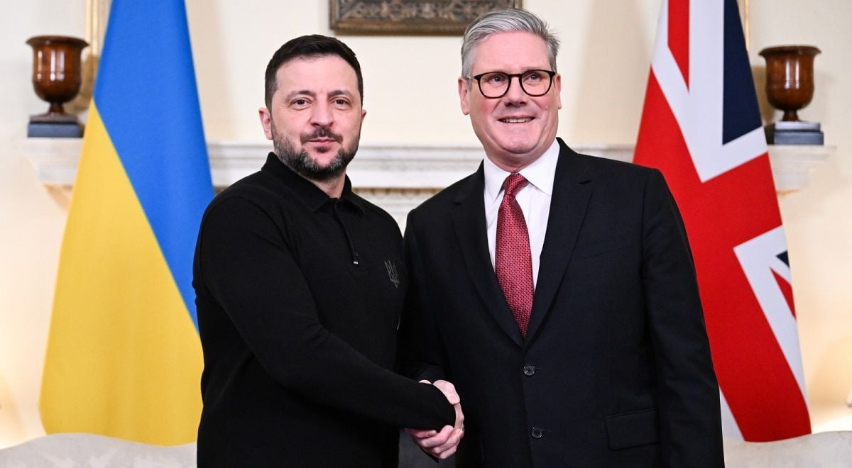 ​Накануне встречи Трампа с Путиным на Аляске Зеленский вылетел в Лондон – Sky News
