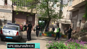 Кривой Рог атакуют телефонные террористы: "заминирован" дом родителей Зеленского и еще 15 объектов - кадры