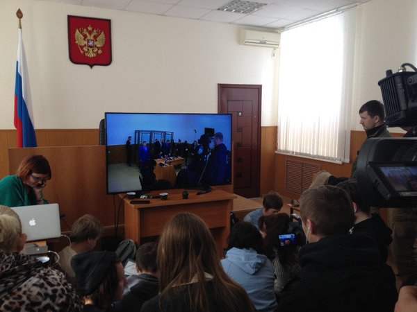 Приговор Надежде Савченко: полиция не пускает журналистов в здание суда