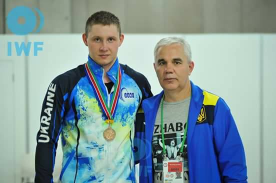 Чемпионом Европы по тяжелой атлетике стал украинец: Кирилл Пирогов уверенно завоевал "золото", показав абсолютный результат 