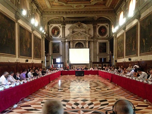 В Европе одобрили изменения в КУ в части децентрализации