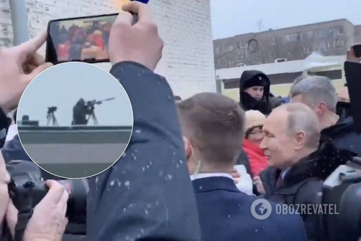 Во время выхода Путина "к народу" в Череповце был замечен снайпер на крыше - появилось видео