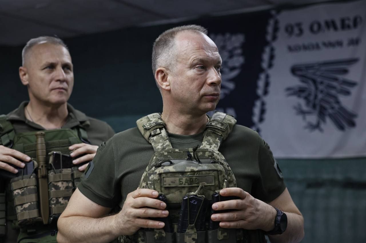 "Видим и уничтожаем, врагу не спрятаться", - Сырский показал видео точных ударов ВСУ