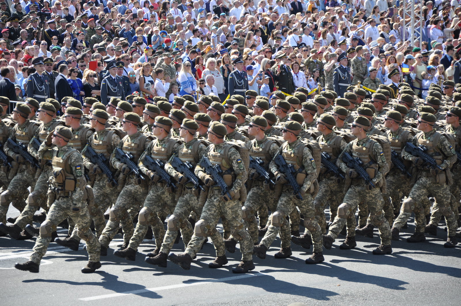 Военный парад состоится: Зеленского призвали вернуть торжество на День Независимости