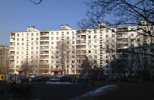 Родилась в рубашке: в Москве пьяная школьница выпала с 9-го этажа и не только выжила, но даже избежала существенных травм