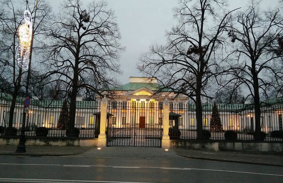 В центре Варшавы обнаружен БПЛА, он летал над правительственными зданиями – Туск