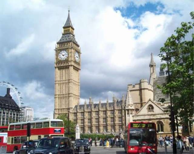 В Лондоне задержали троих подозреваемых в подготовке терракта