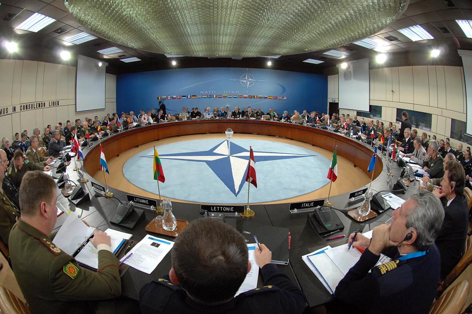 Украинская военная делегация на заседании НАТО: Вооруженные силы США и Украины намерены скоординировать свои действия против РФ в воздушном пространстве 