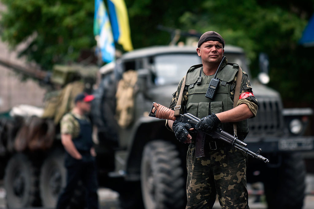 ​Мэр Сум организовал маршрутки в Донбасс для военных