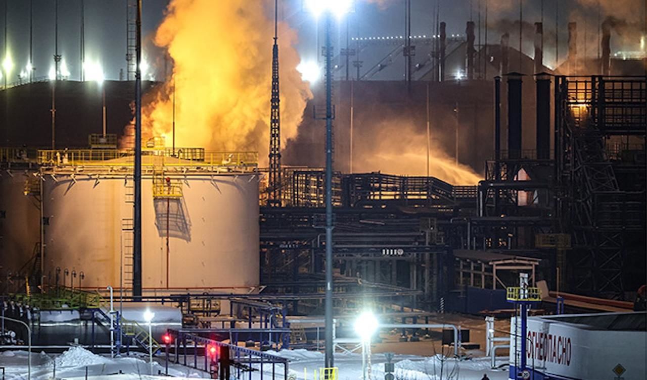 В Усть-Луге на Балтике после ударов БпЛА остановился огромный газовый завод