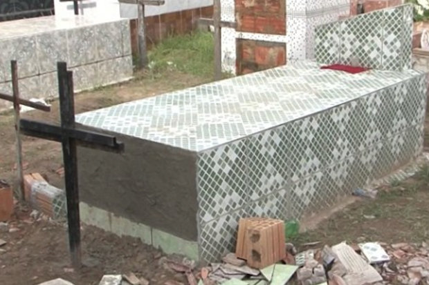 Жительницу Бразилии по ошибке похоронили заживо: женщина 11 дней провела в могиле