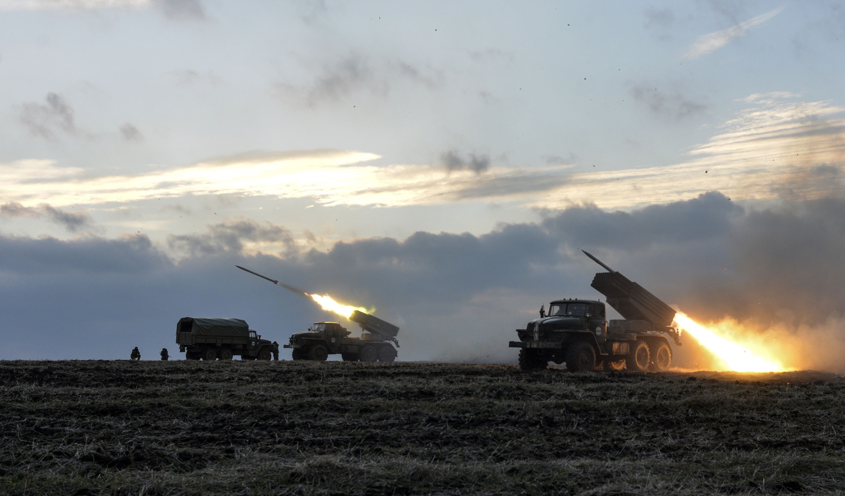 Найдено видео сильнейшего обстрела Дебальцево артиллерией ДНР в феврале