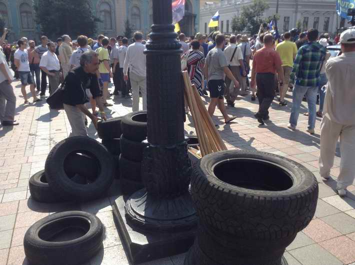 Активисты требуют от депутатов принять закон «О люстрации»