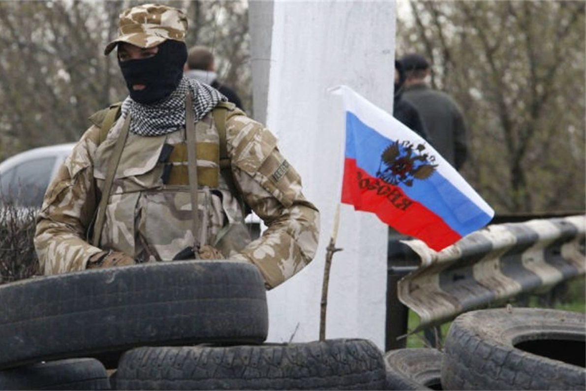 ​В Луганске и Алчевске показали повестки: РФ заставляет молодежь Донбасса воевать против Украины