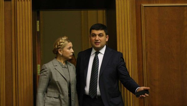 Война между Гройсманом и Тимошенко набирает обороты: Леди Ю опять поймали на наглом вранье