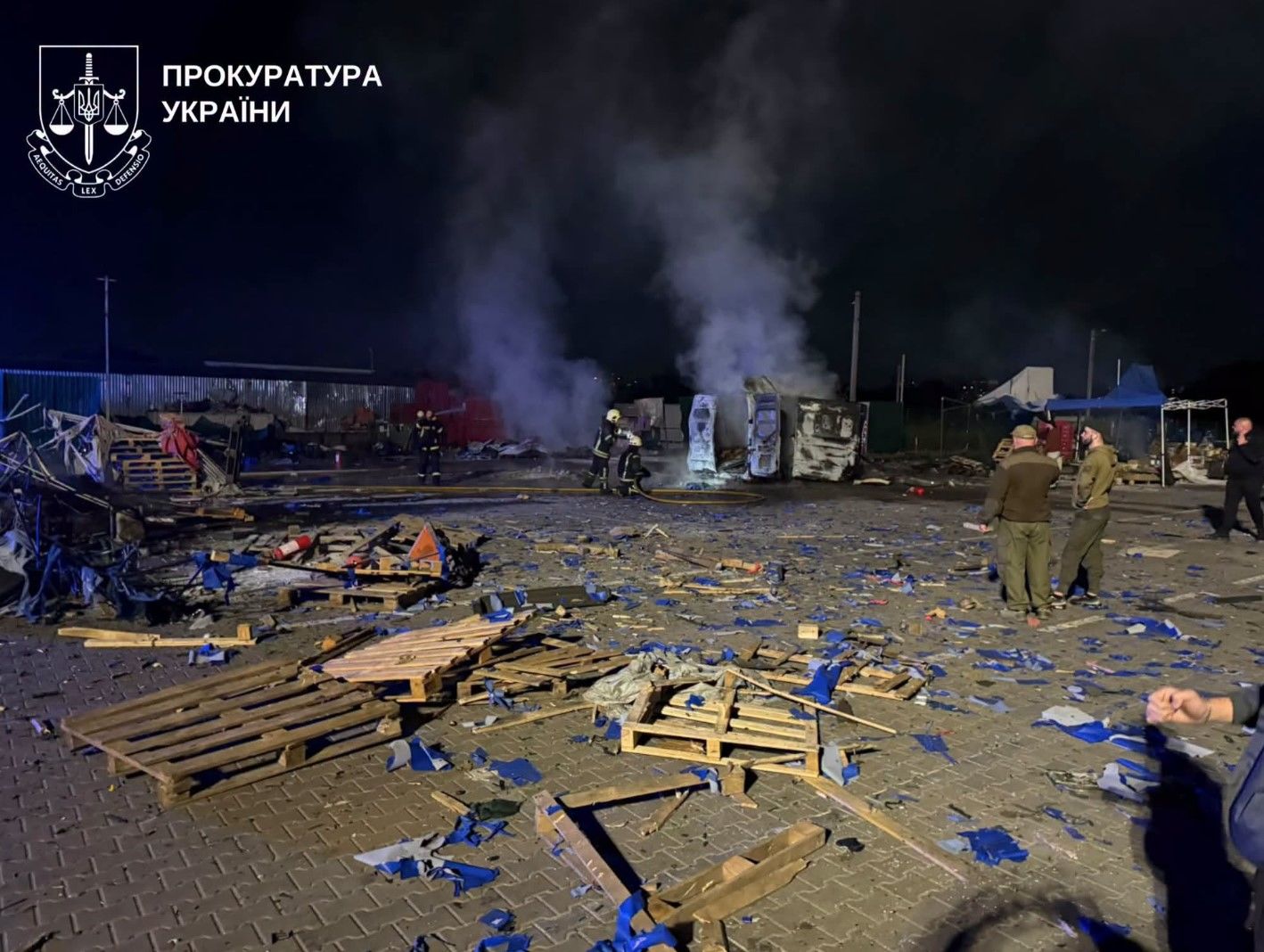 Оккупанты продолжают бить по Киевщине: под ударом рынок "Столичный", есть попадания в многоэтажку