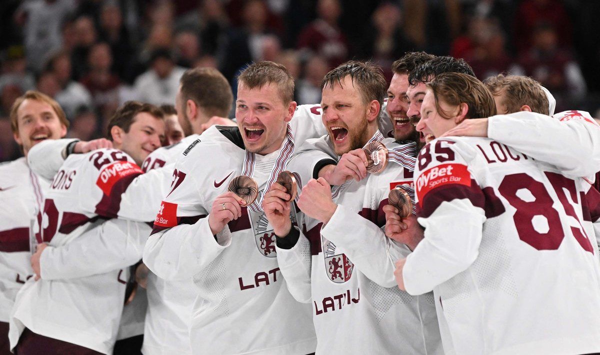 Разозленная "бронзой" сборной Латвии на ЧМ по хоккею Россия попыталась "украсть" победу латышей