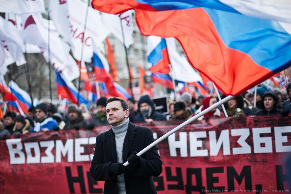 "Немцова убили, чтобы всех нас запугать, заткнуть рты", - Яшин на марше Немцова в Москве - кадры