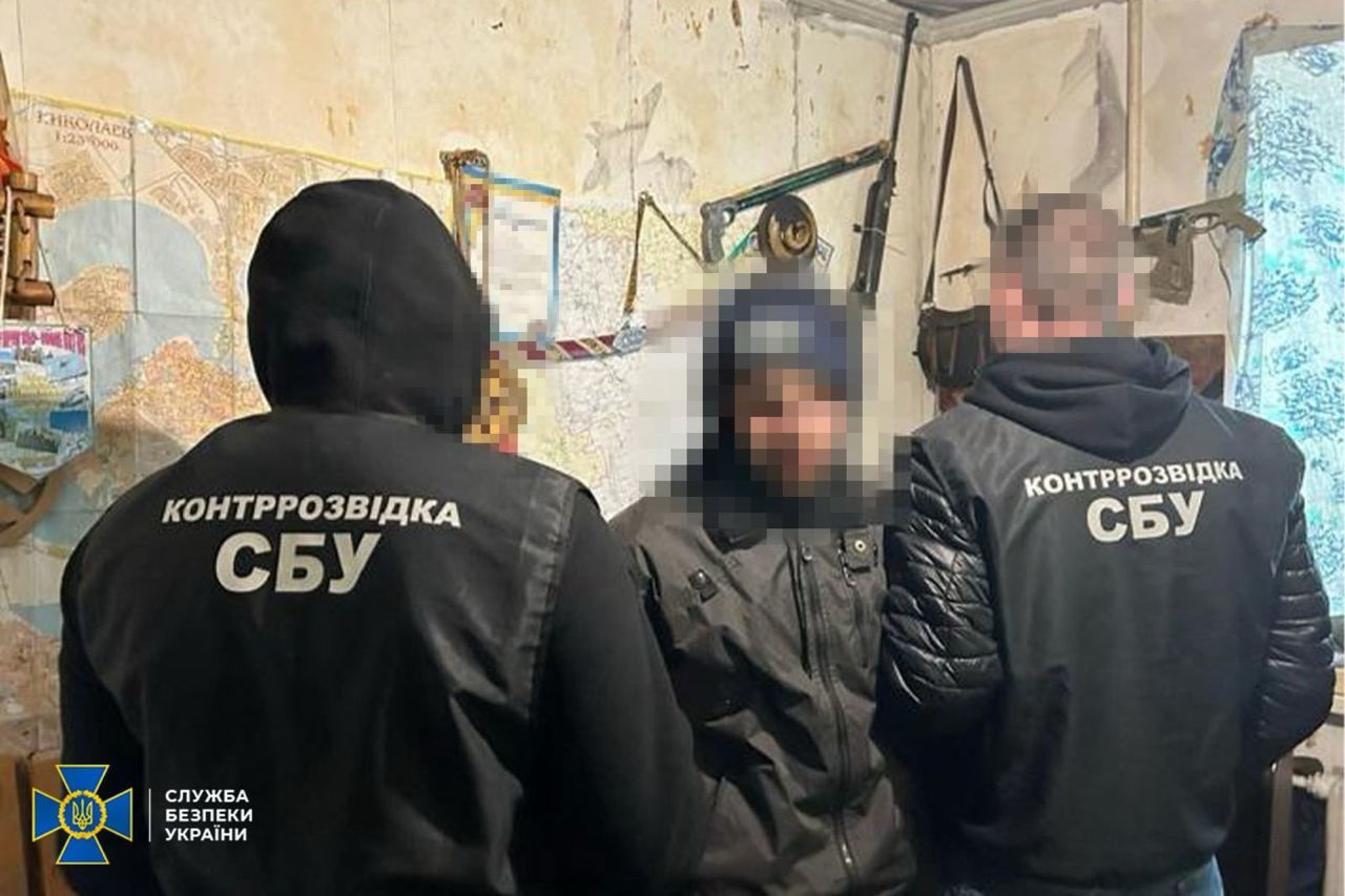 В Николаеве мужчина шпионил в пользу России и хотел эвакуироваться: "Если оплатите, дам локации ПВО"