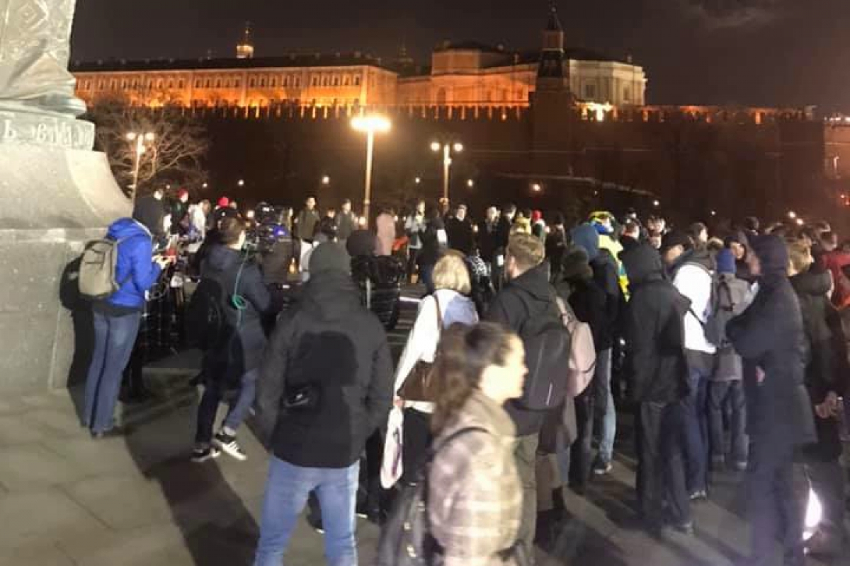 ​"Нет обнулению", - в Москве вспыхнул спонтанный митинг против "узурпации власти" Путиным, кадры