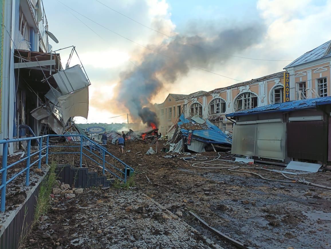 Донбас у вогні: окупанти вночі зруйнували школи у Краматорську та Костянтинівці