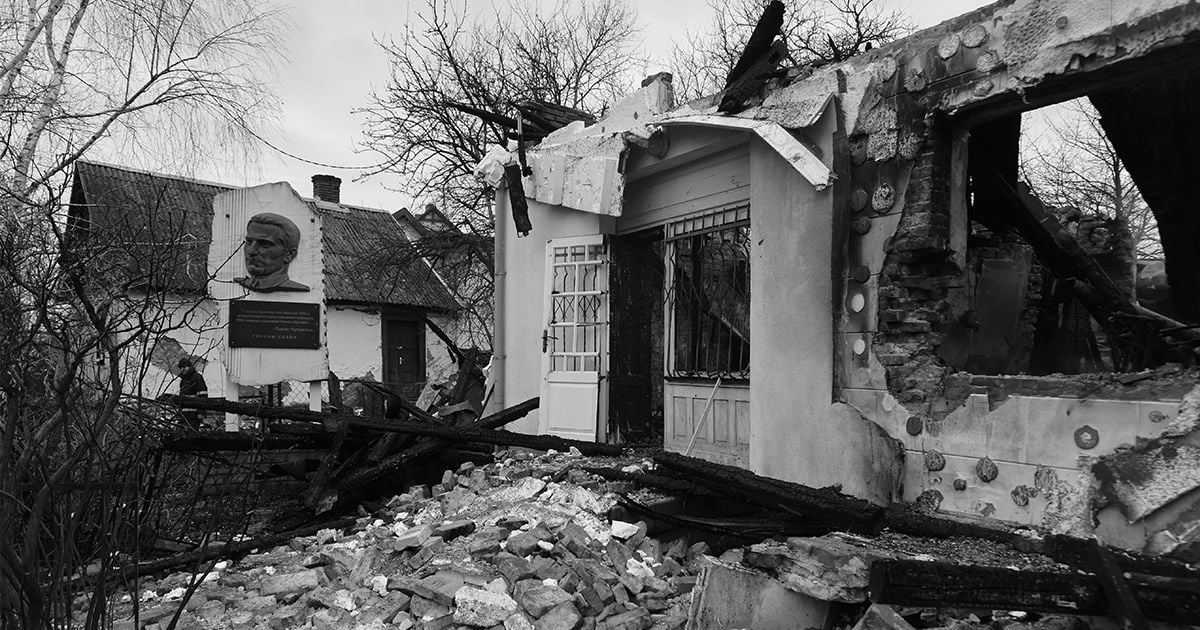 "Чтобы наше будущее было светлым", – Усик выступил в поддержку восстановления разрушенного музея Шухевича и сделал пожертвования